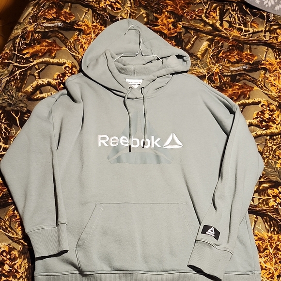 Reebok Women's Light Green Hoodie - Picture 1 of 3